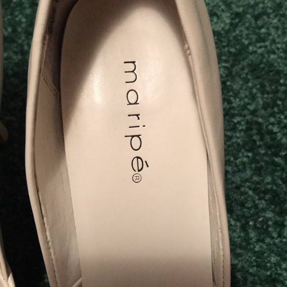 Beautiful Bone Pumps - Picture 2 of 8